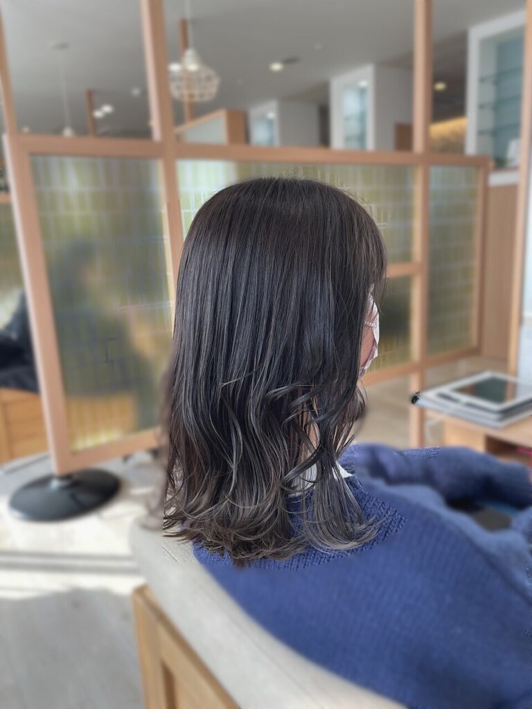 大人可愛い★バレイヤージュグレージュレイヤーカット